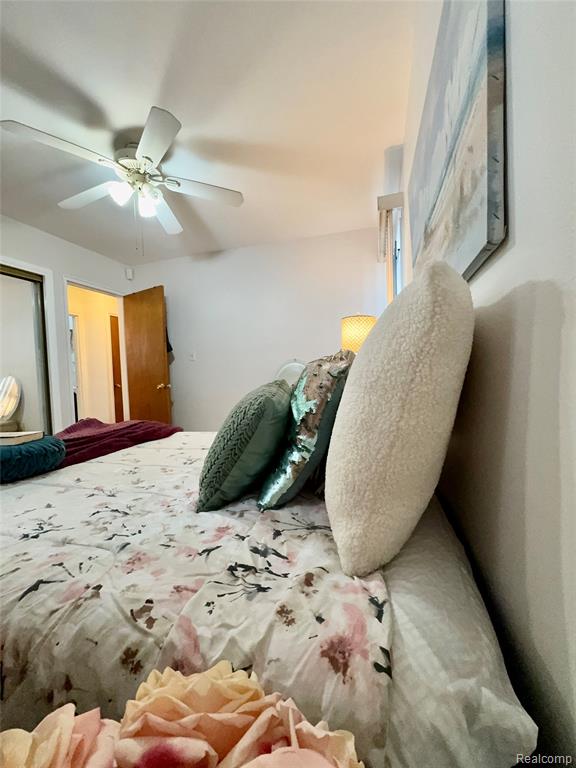 9534 Heyden, Detroit, MI 48228 — Photo 16