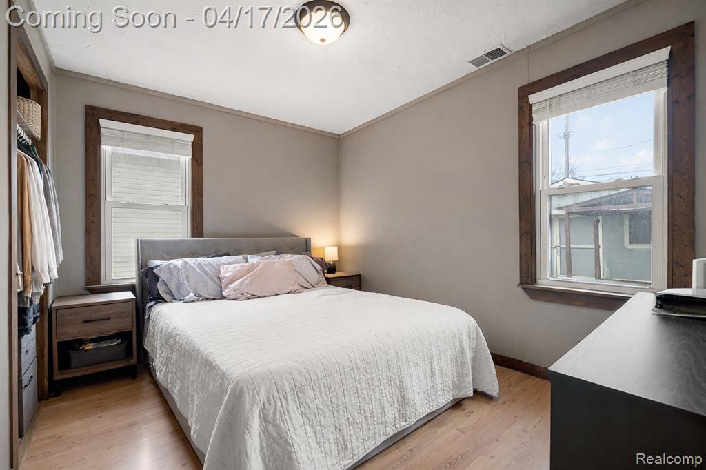 569 E Guthrie Avenue, Madison Heights, MI 48071 — Photo 16