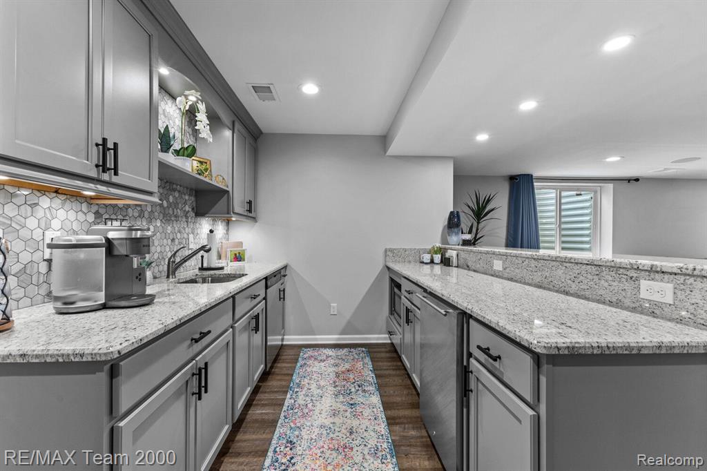51139 GOLD RIDGE Lane, Canton, MI 48188 — Photo 28