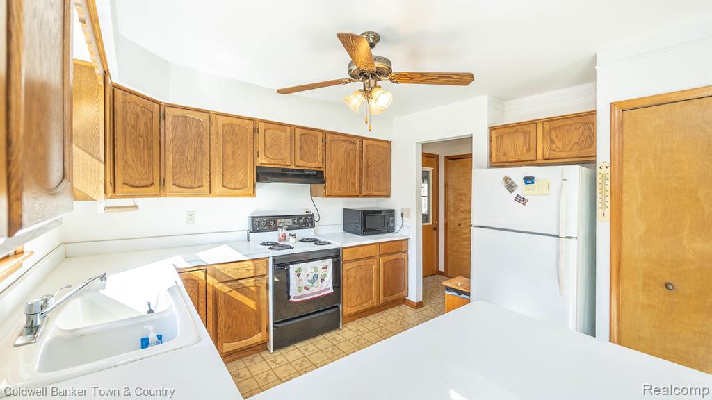 5427 OAK GROVE Road, Howell, MI 48855 — Photo 15