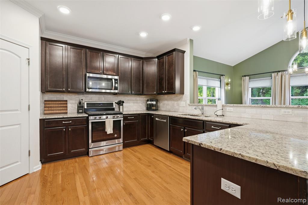 9001 Van Dusen Court, South Lyon, MI 48178 — Photo 14