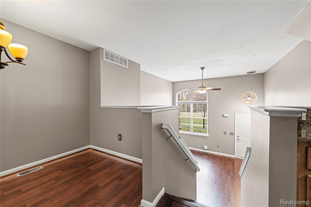 460 Old Pine Way, Walled Lake, MI 48390 — Photo 6