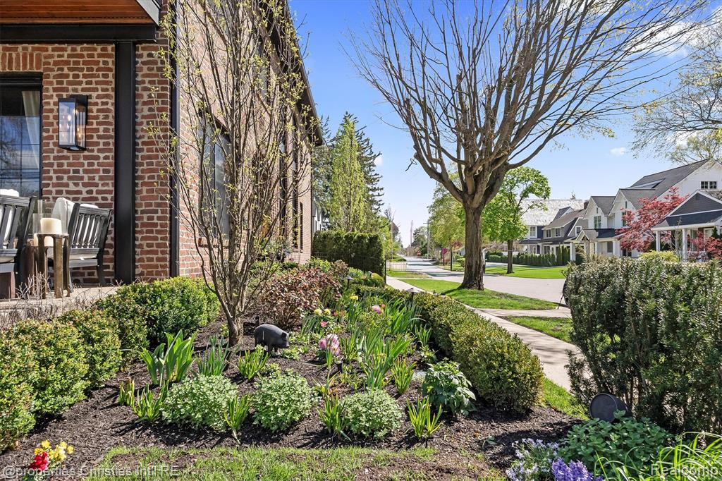 850 GREENWOOD Street, Birmingham, MI 48009 — Photo 52