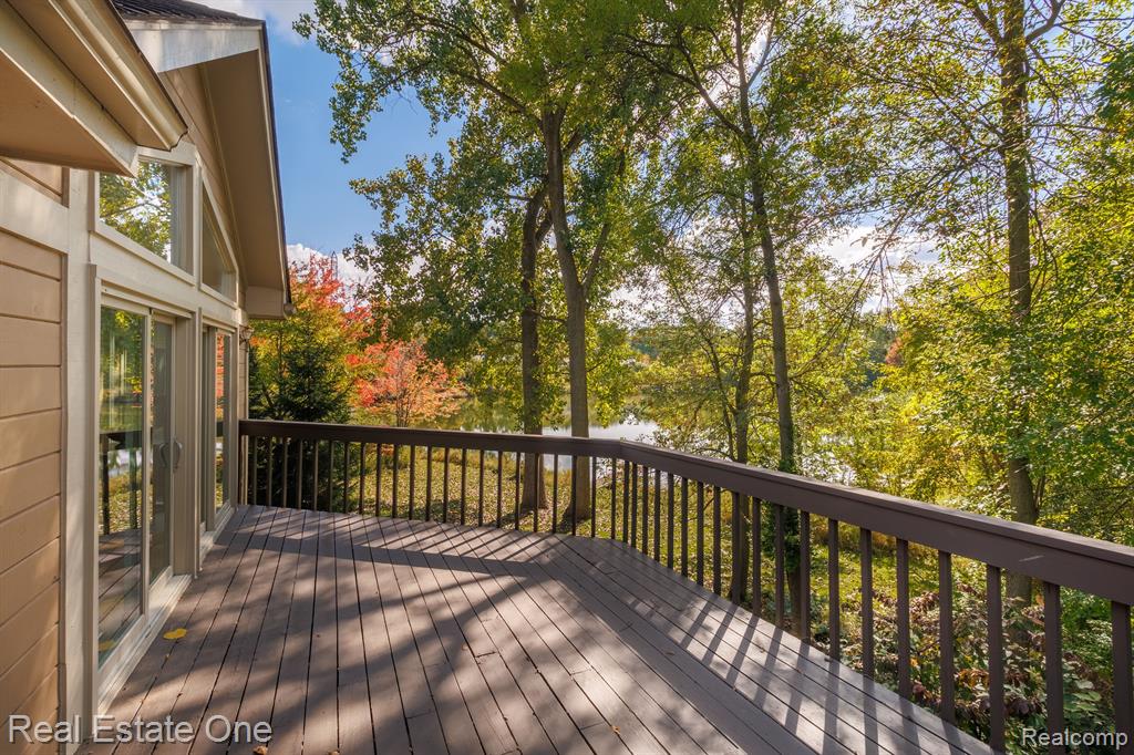 4342 MEADOW Lane, Orchard Lake Village, MI 48323 — Photo 50