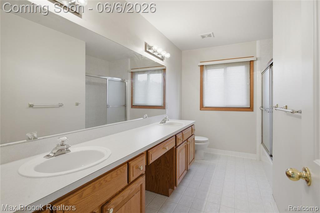 46547 Glen Eagle Drive, Utica, MI 48315 — Photo 36