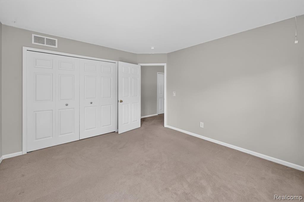 4895 Greenview Drive, Commerce Twp, MI 48382 — Photo 35