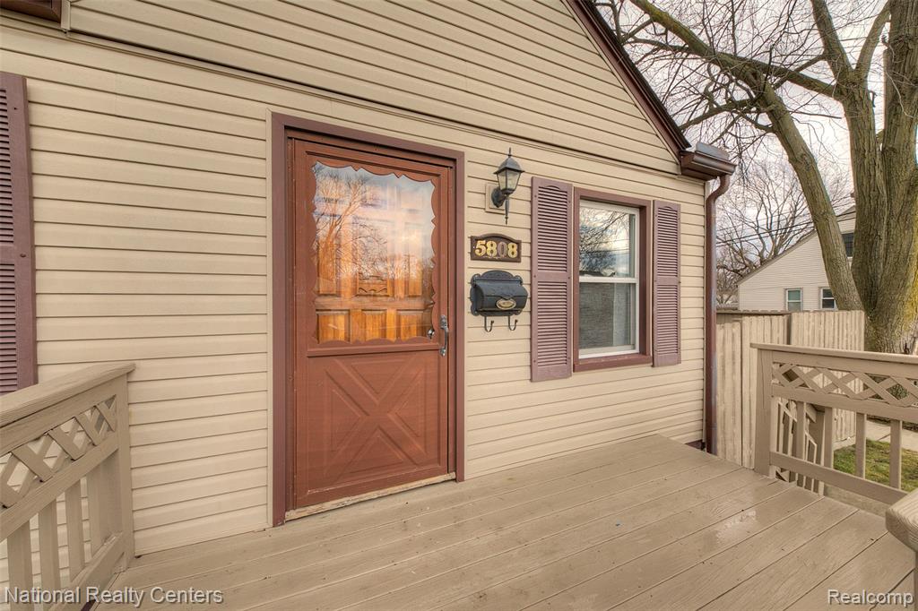 5808 Gilman Street, Garden City, MI — Photo 2