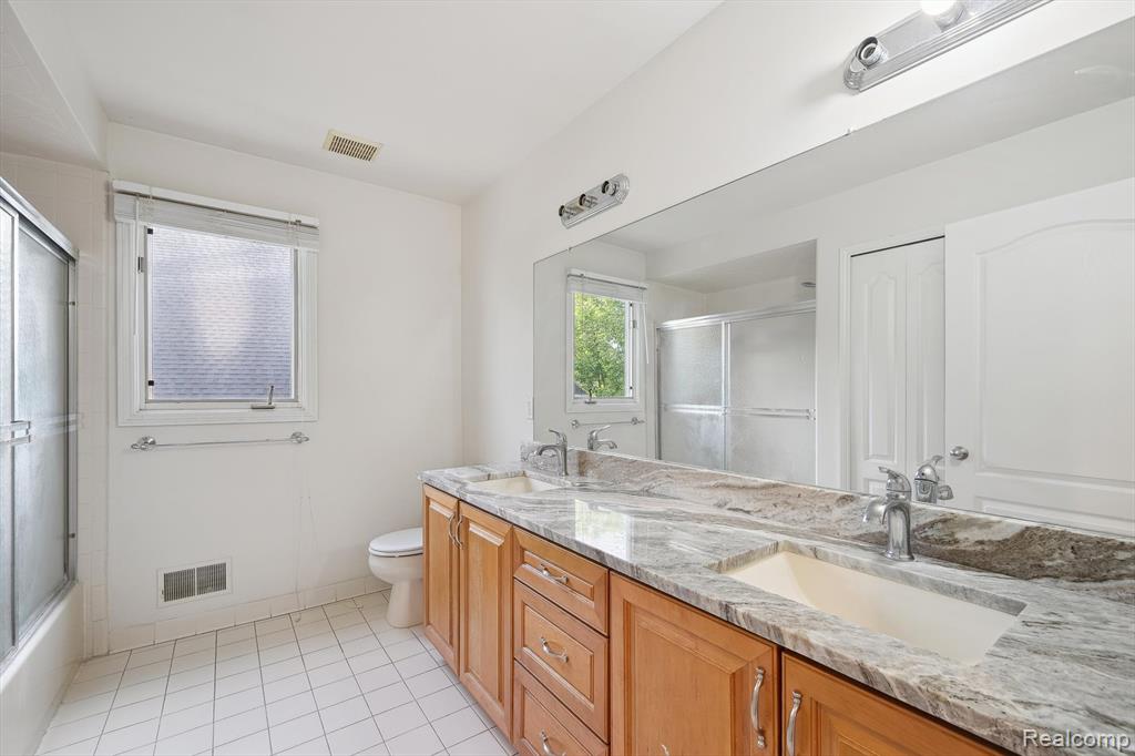 55712 LANCEWOOD Drive, Shelby Twp, MI 48316 — Photo 37