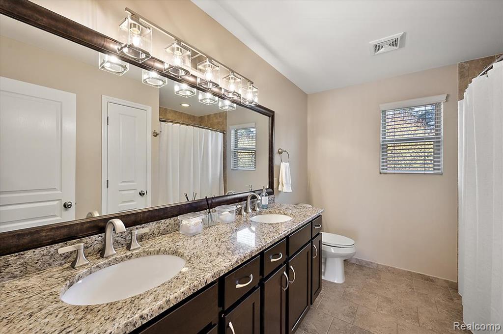 4366 S Lake Lane, Shelby Twp, MI 48316 — Photo 40
