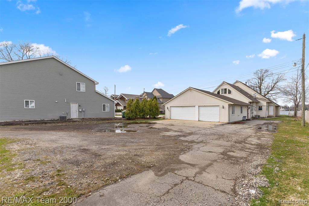 4390 Cass Elizabeth Road, Waterford, MI 48328 — Photo 42