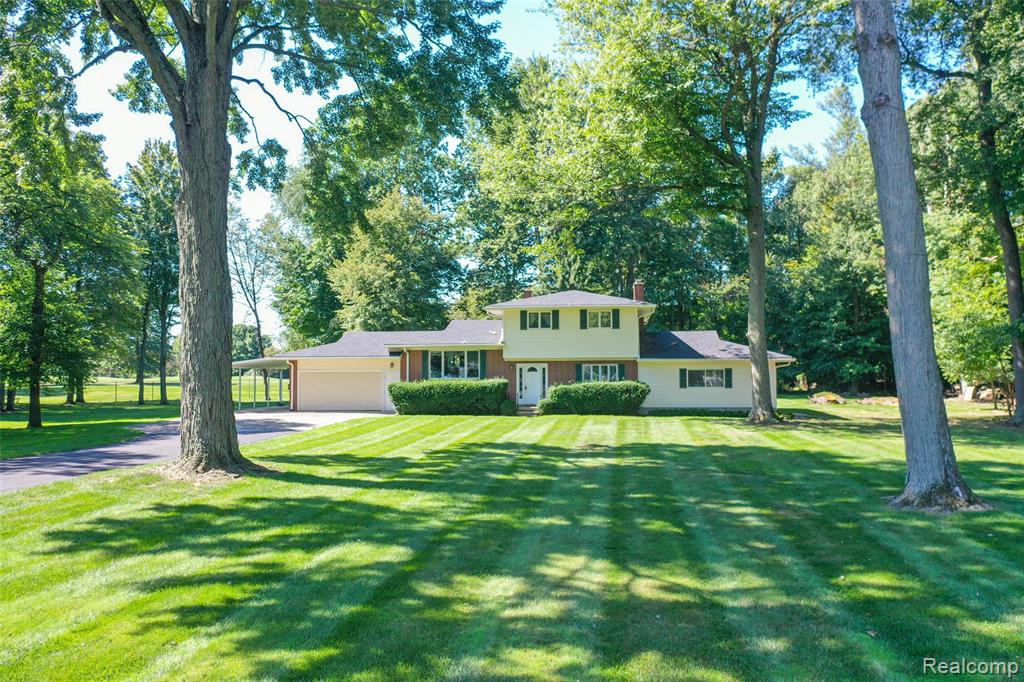 6158 Golfview Drive, Burton, MI 48509 — Photo 2