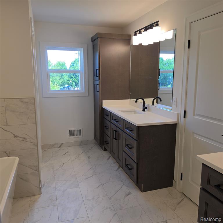 7338 Brys Drive, Shelby Twp, MI 48316 — Photo 21