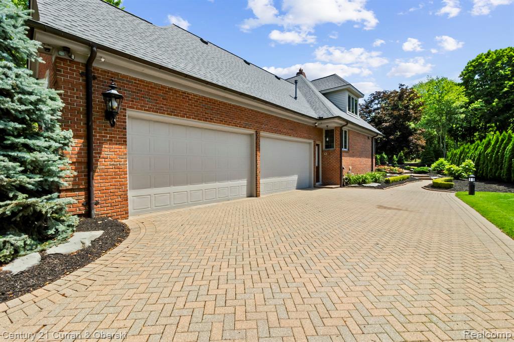 18878 Oak Leaf Lane, Northville, MI 48168 — Photo 8