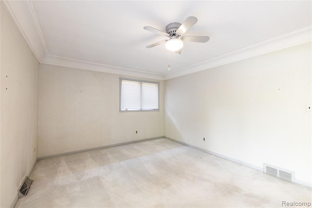 472 Riverside Drive, Wyandotte, MI 48192 — Photo 24