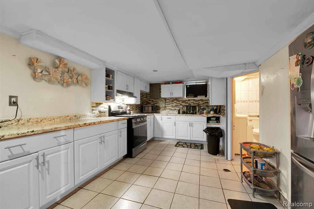 5832 APPOLINE Street, Dearborn, MI 48126 — Photo 20