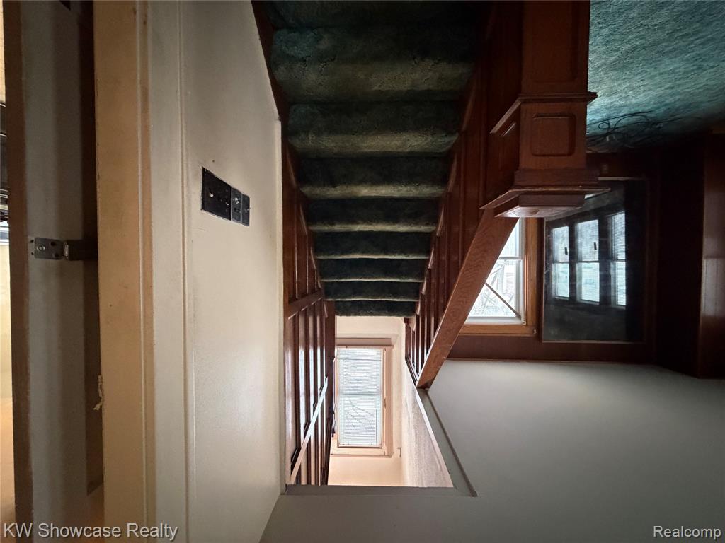 24 S Roselawn Street, Pontiac, MI 48342 — Photo 12