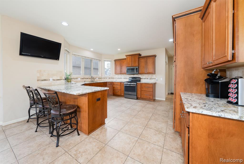 55545 WHITNEY, Shelby Twp, MI 48315 — Photo 5