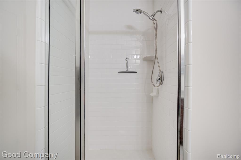 907 RIVERSTONE Court, Milford, MI 48381 — Photo 62
