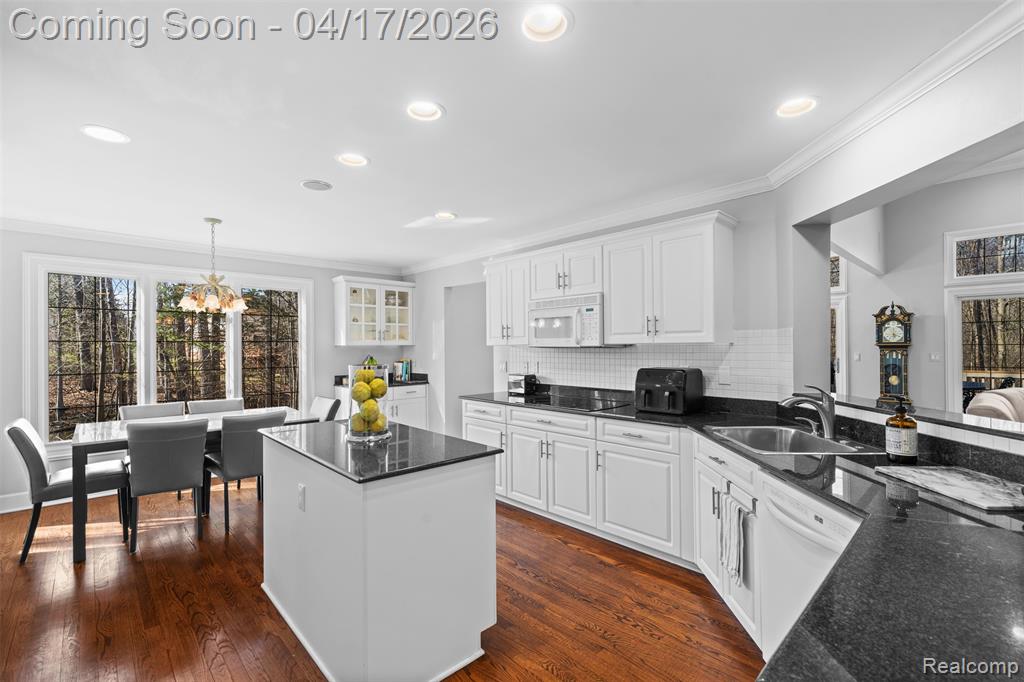 5146 Lagoons Circle, 22, West Bloomfield, MI 48323 — Photo 16