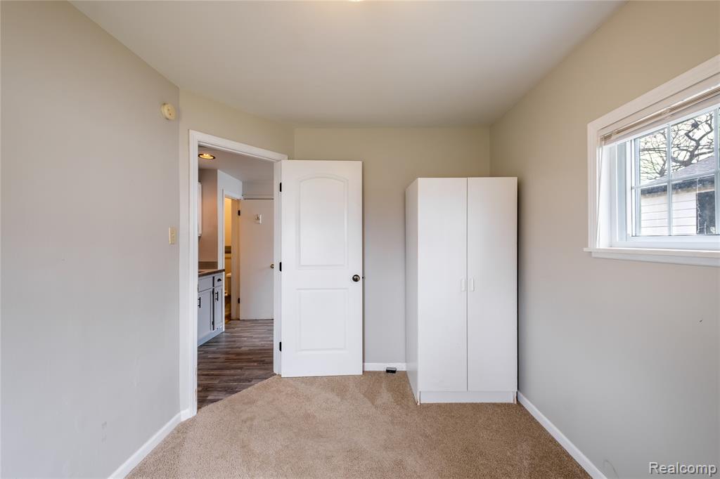 1377 Allen Street, Burton, MI 48529 — Photo 15