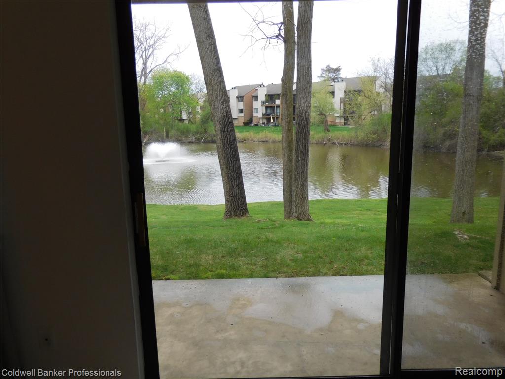3915 Lone Pine Road, 100, West Bloomfield, MI 48323 — Photo 12
