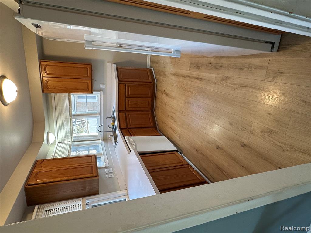 8842 Marion, Redford, MI 48239 — Photo 11