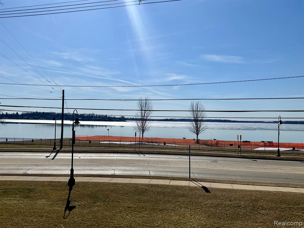 1675 CASS LAKE Road, D, Keego Harbor, MI 48320 — Photo 18