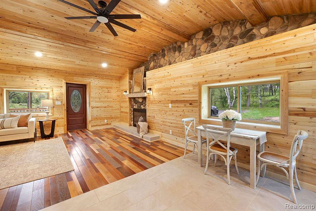 8760 HYNE Road, Brighton, MI 48114 — Photo 12