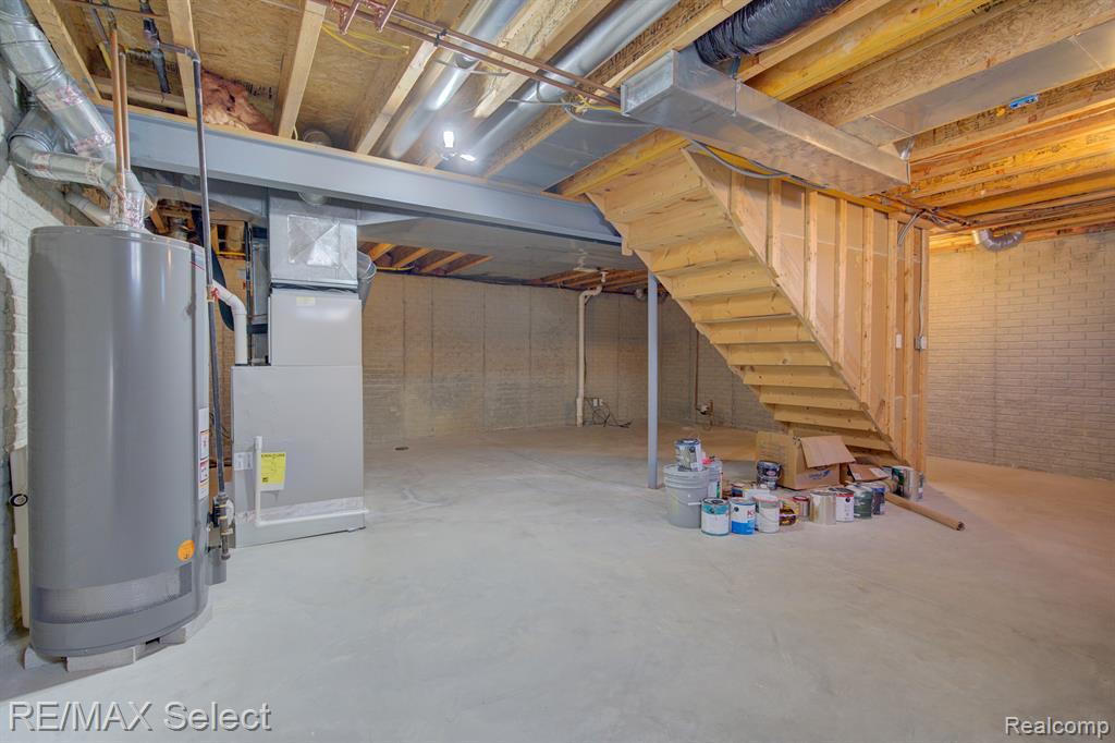 8056 LARK Lane, Grand Blanc, MI 48439 — Photo 39