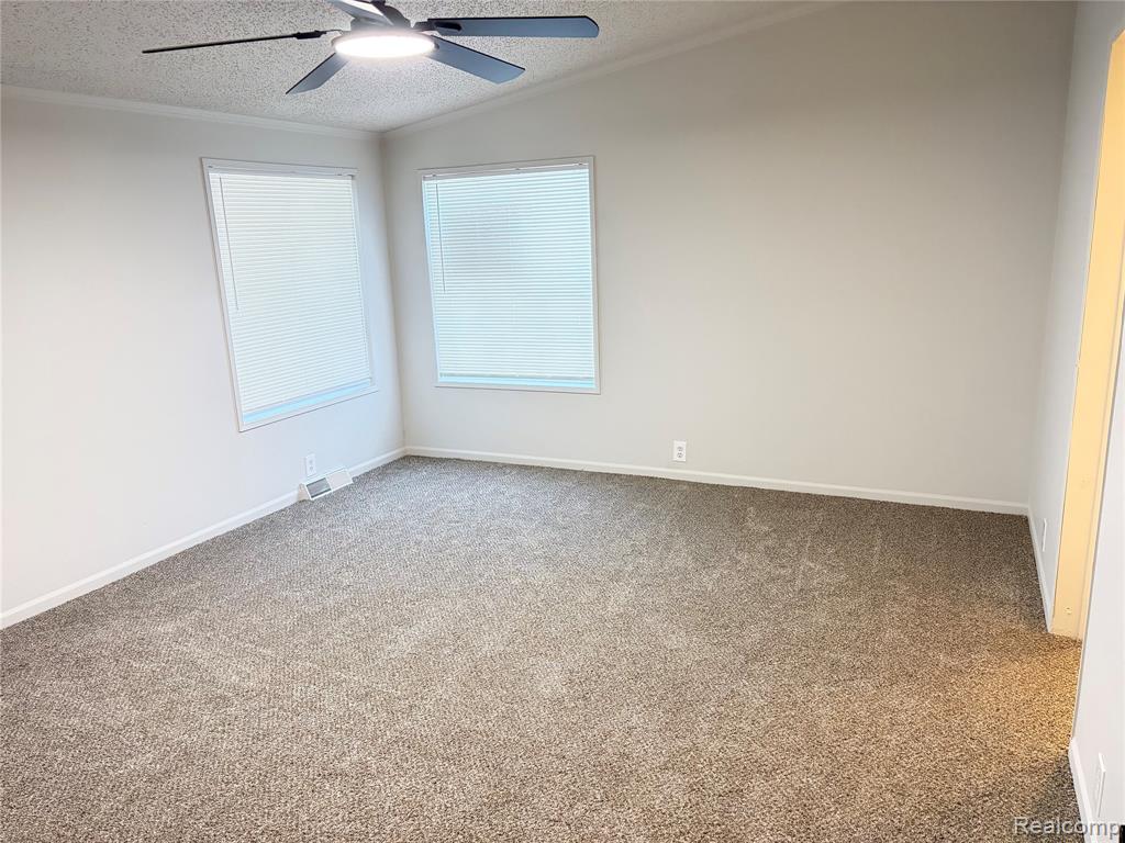 11312 N Lake Drive, Fenton, MI 48430 — Photo 7