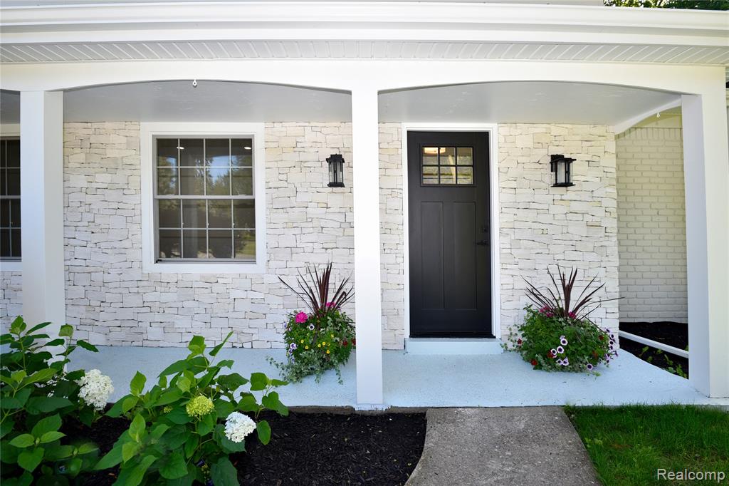 5547 Kingsmill Drive, Bloomfield Hills, MI — Photo 2