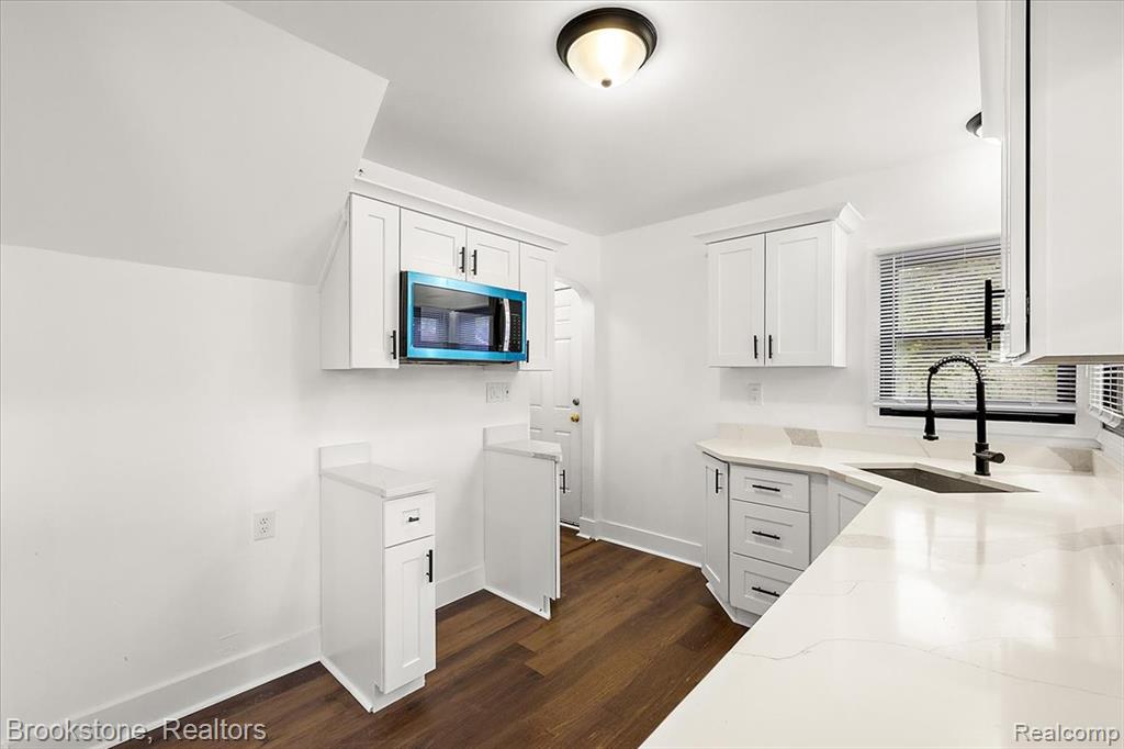 11770 Riverdale, Redford, MI 48239 — Photo 9