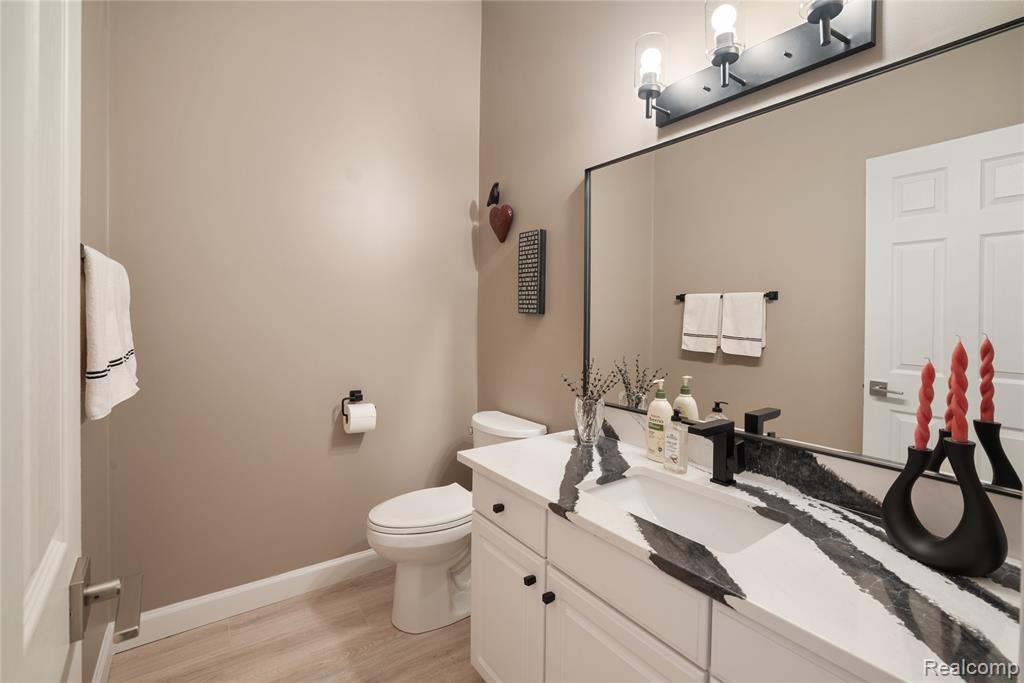 9833 Rolling Greens Drive, Pinckney, MI 48169 — Photo 23