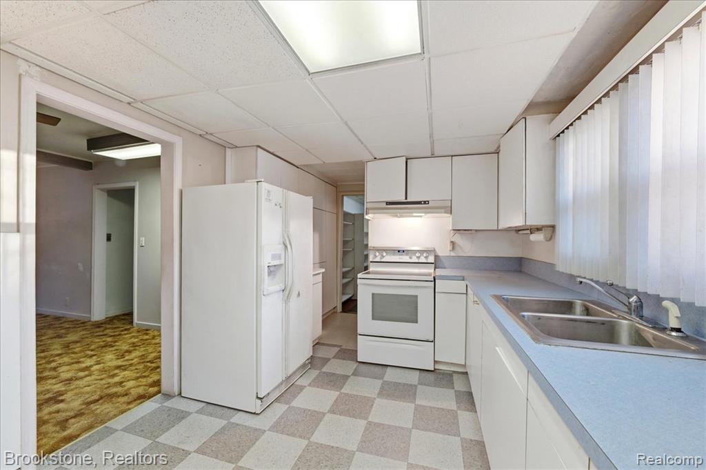 41491 Dequindre Road, Troy, MI 48085 — Photo 8