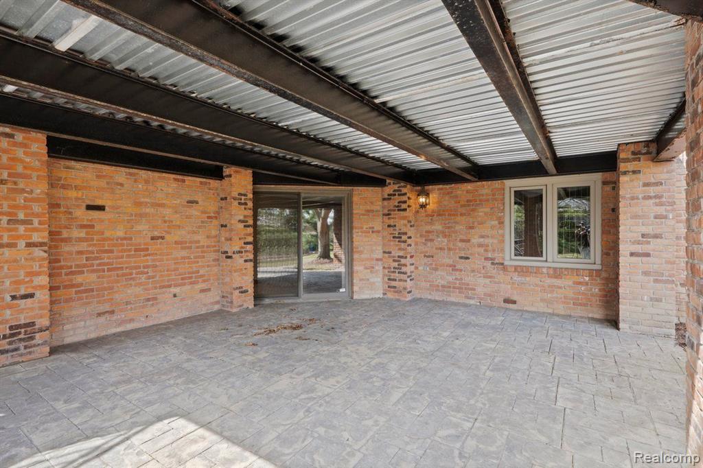 415 W HICKORY GROVE Road, Bloomfield Hills, MI 48302 — Photo 40