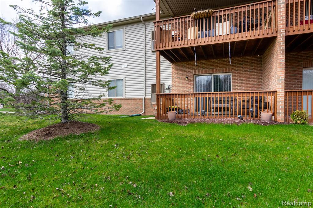 9747 Wildflower Court, Van Buren, MI 48111 — Photo 27