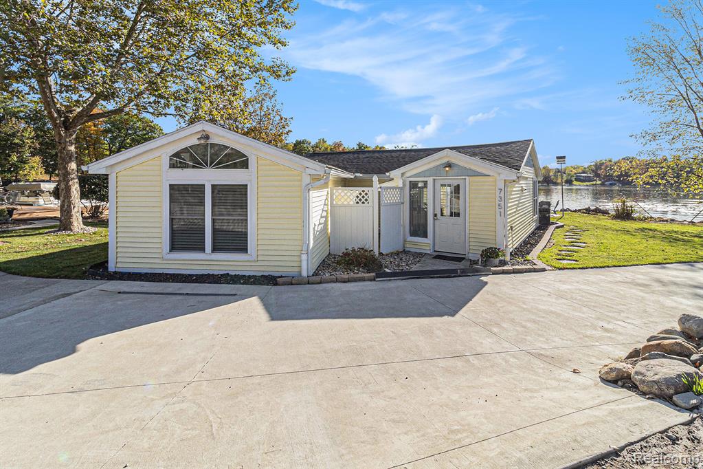 7351 Selma Drive, Fenton, MI 48430 — front exterior
