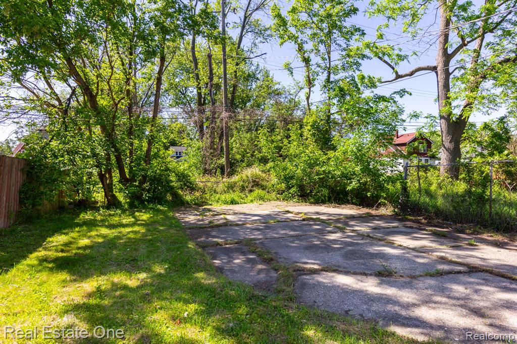12568 Wilshire Drive, Detroit, MI 48213 — Photo 36