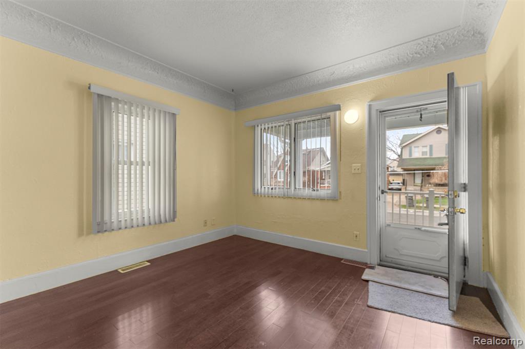 5210 Maple Street, Dearborn, MI 48126 — Photo 6