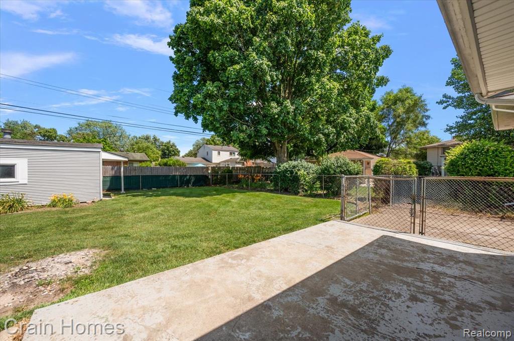 39648 Parklawn Drive, Sterling Heights, MI 48313 — Photo 6
