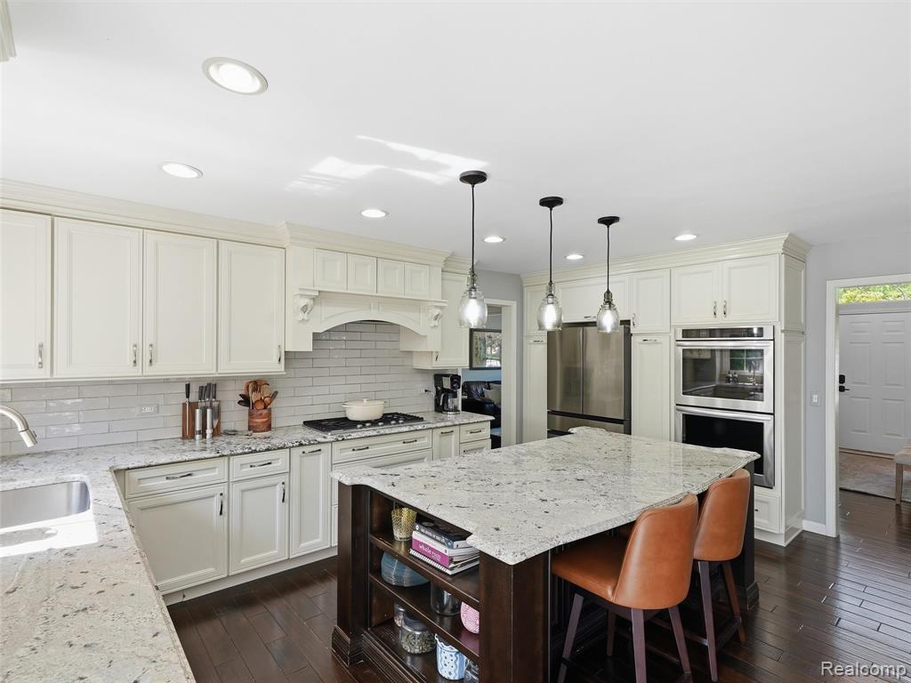 732 Westhills Drive, South Lyon, MI 48178 — Photo 13