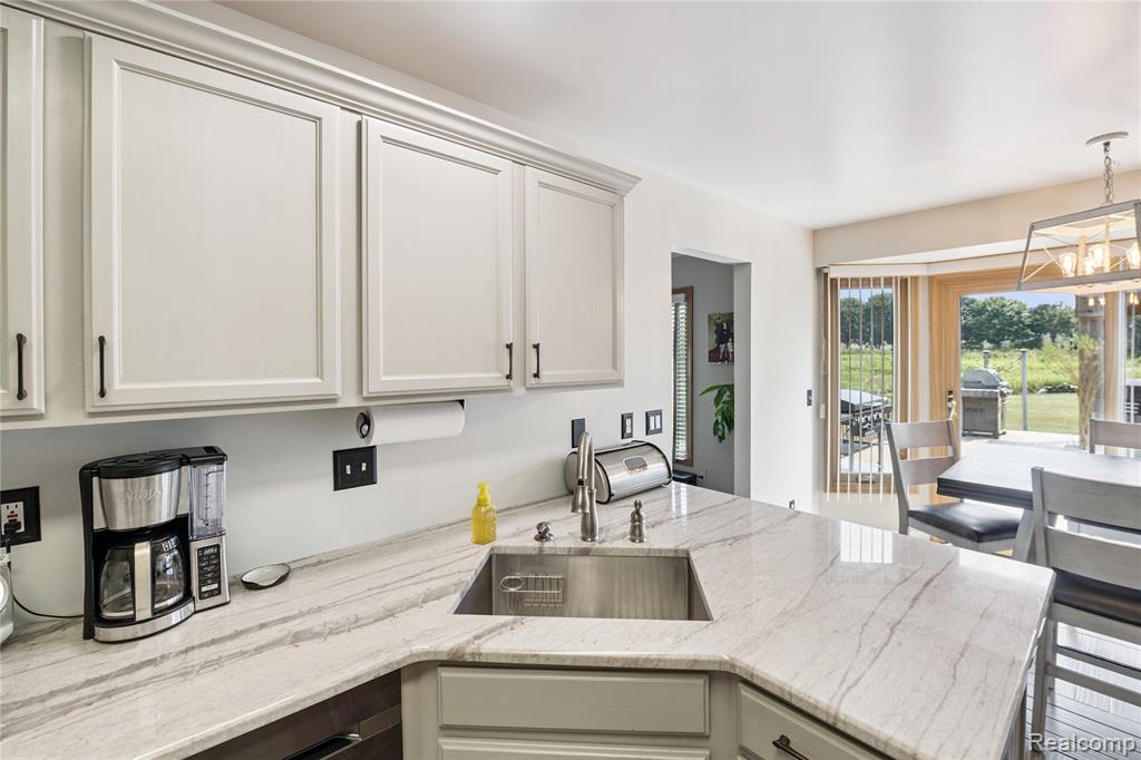 493 Cloverview Lane, Howell, MI 48843 — Photo 14