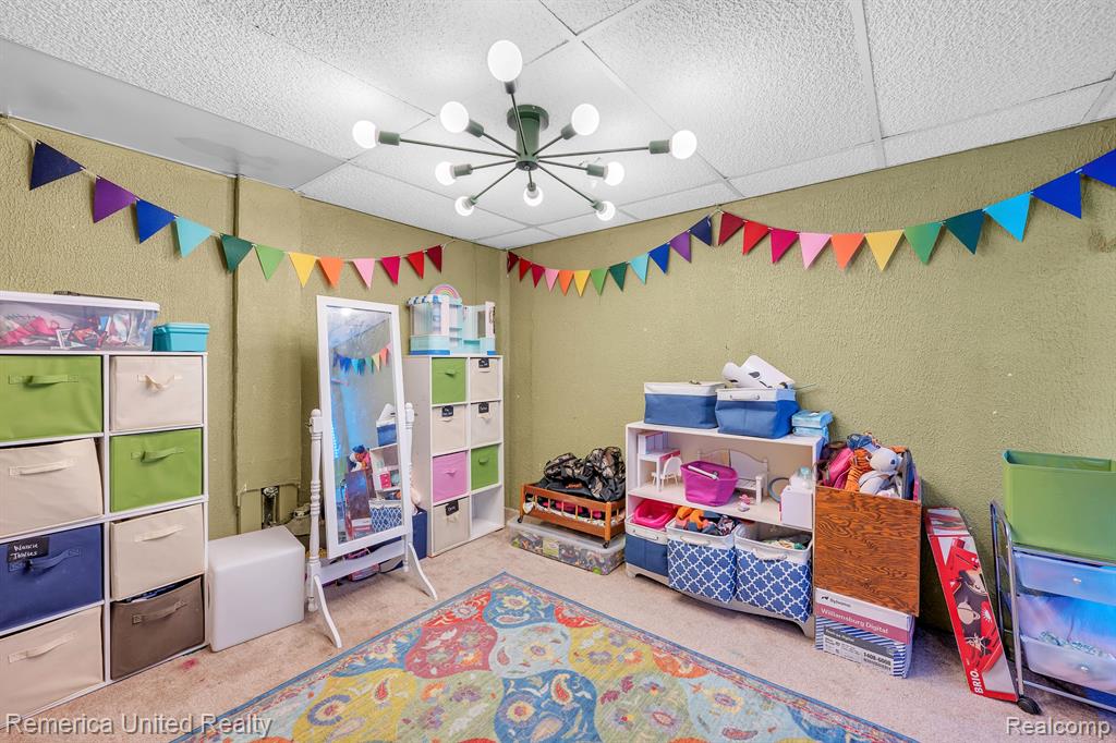 8906 E DEBORAH, Livonia, MI 48150 — Photo 33
