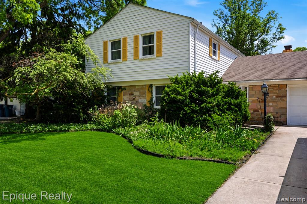4856 Danbury Drive, Troy, MI 48085 — Photo 2