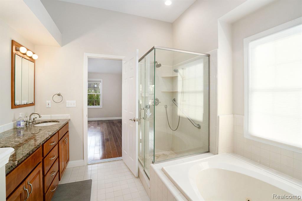 4019 Pine Ridge Court, Fenton, MI 48430 — Photo 19