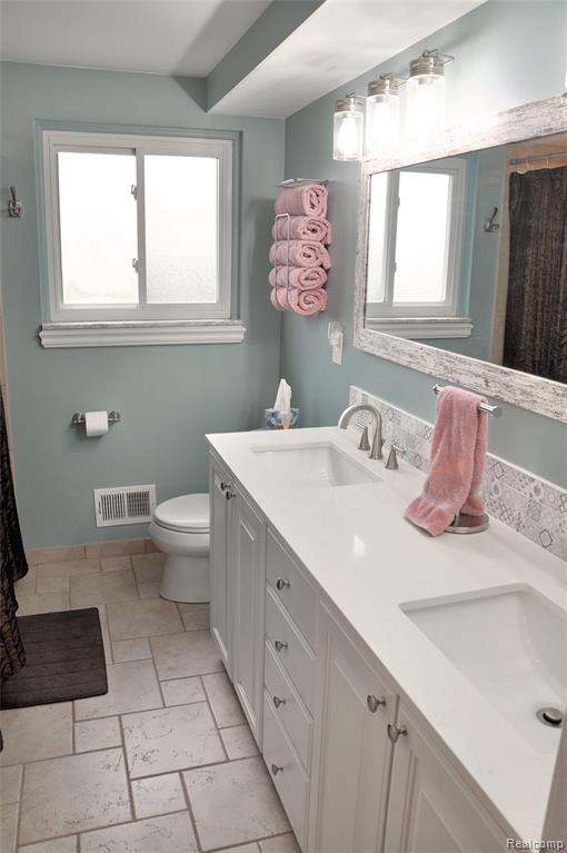 5443 English Drive, Troy, MI 48085 — Photo 13