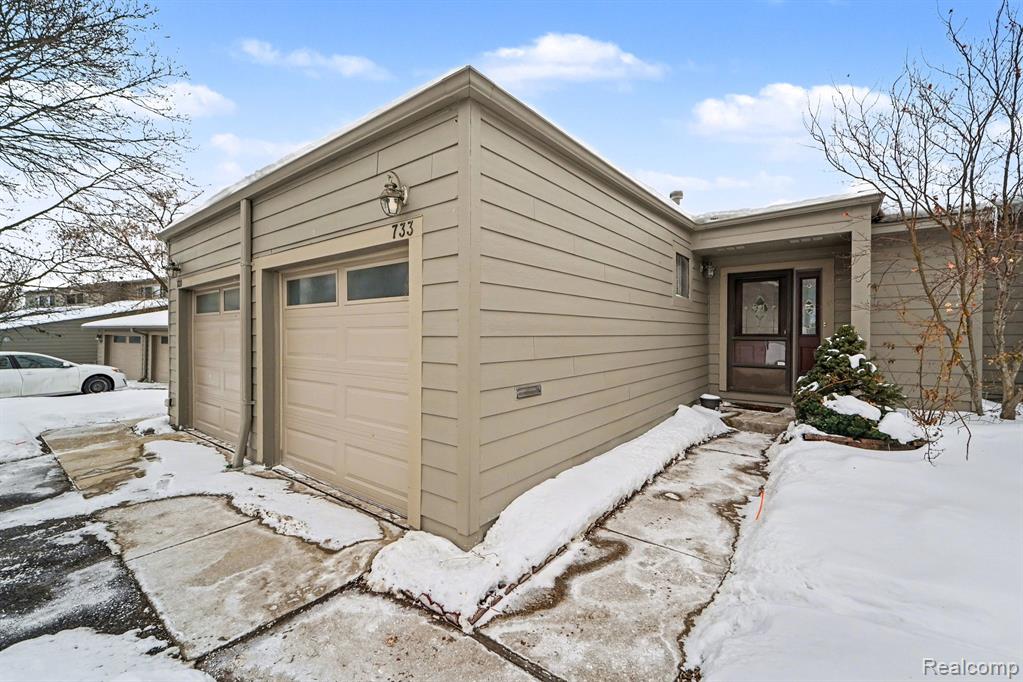 733 Watersedge Drive, Ann Arbor, MI 48105 — Photo 3