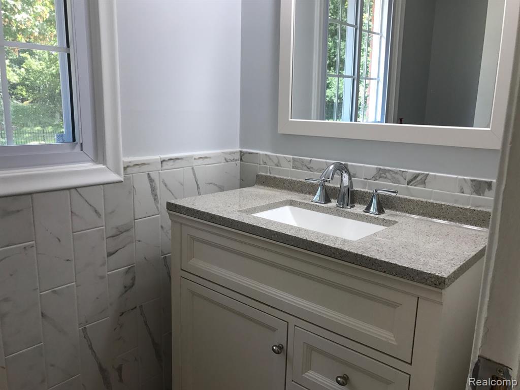 5007 Forest Way, Bloomfield, MI 48302 — Photo 12