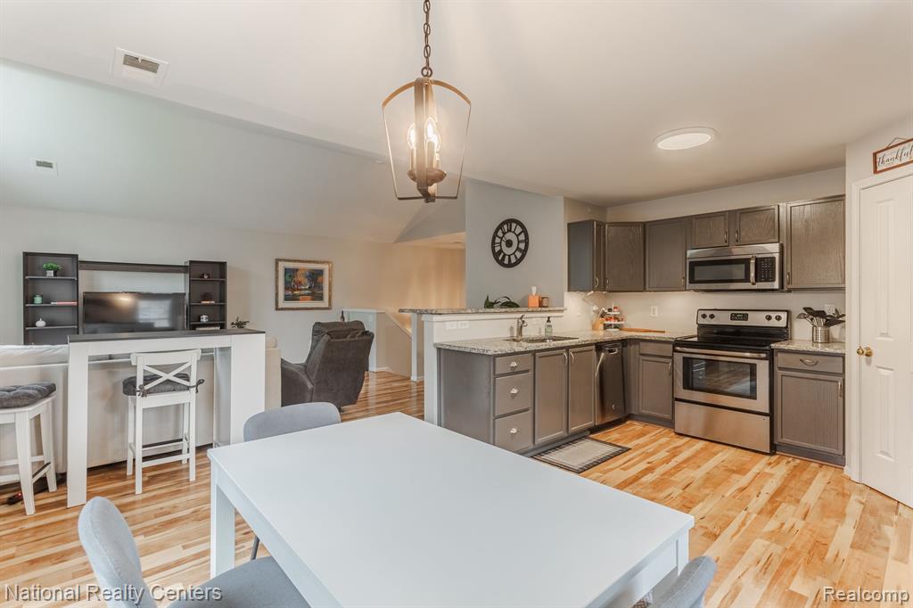 4218 ELIZABETH Avenue, Canton, MI 48188 — Photo 13