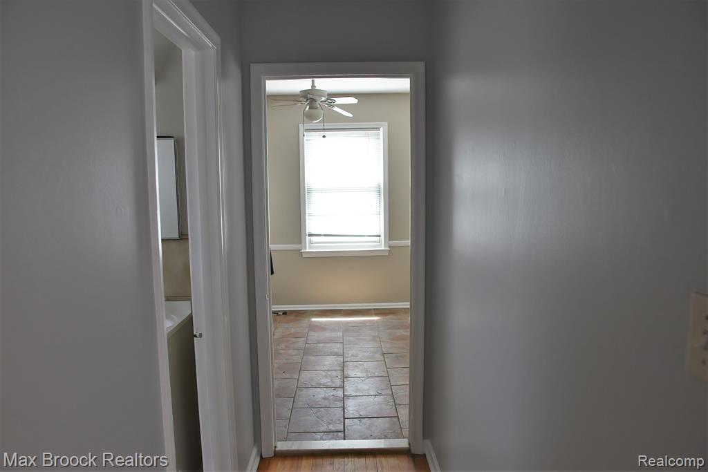 690 E LINCOLN Street, Birmingham, MI 48009 — Photo 11